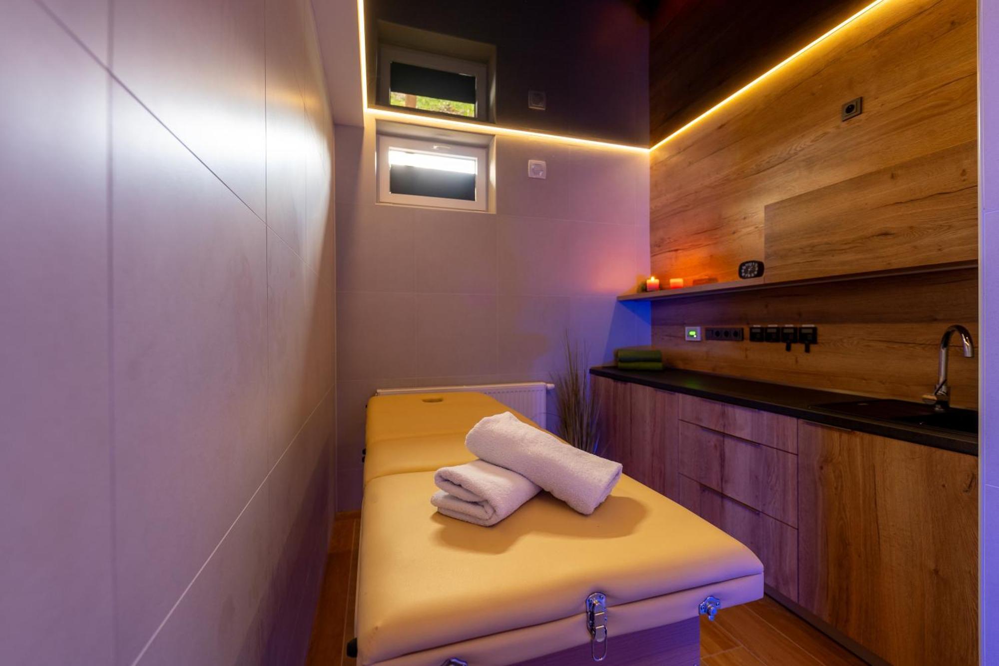Wellness Pension Koliba Komorní Lhotka 외부 사진